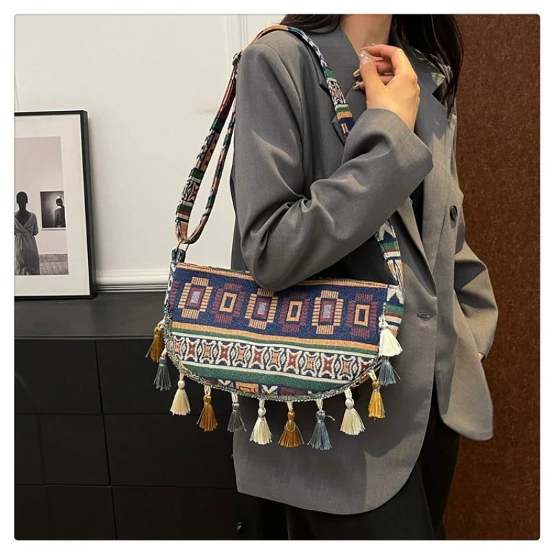 Large-capacity tassel 2025 fashionable new Tote crossbody bag, single-shoulder ins dumpling bag for women