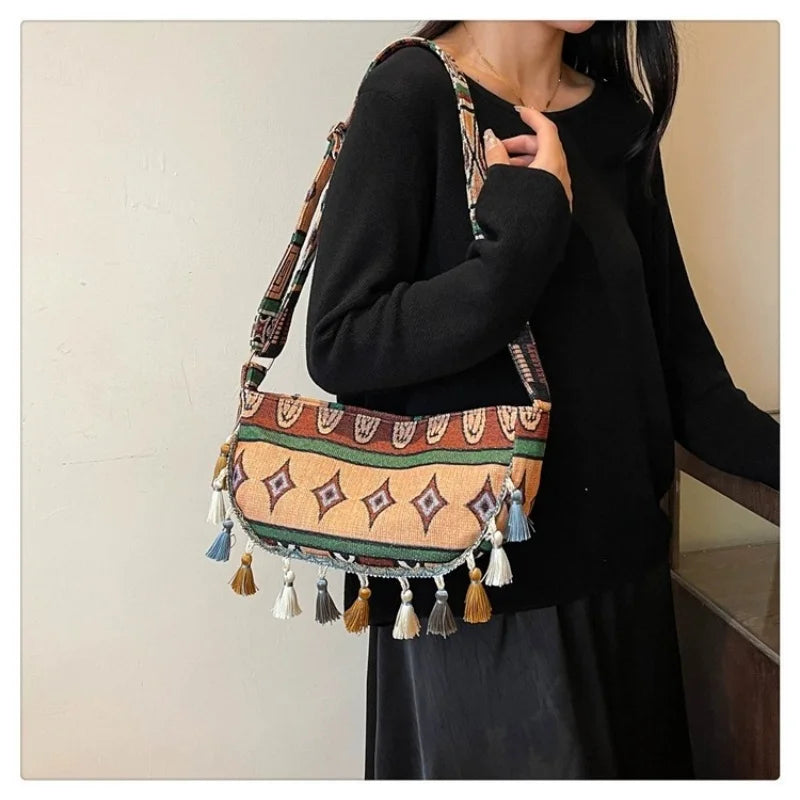 Large-capacity tassel 2025 fashionable new Tote crossbody bag, single-shoulder ins dumpling bag for women