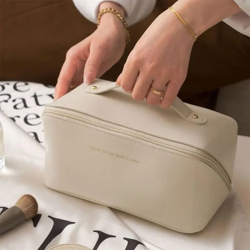 【Hot sales】Makeup Bag Portable Large Capacity Beauty and Skincare Storage Bag High Appearance Level Waterproof Clutch Bag