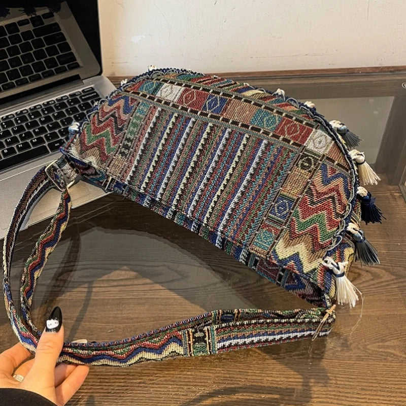 Large-capacity tassel 2025 fashionable new Tote crossbody bag, single-shoulder ins dumpling bag for women