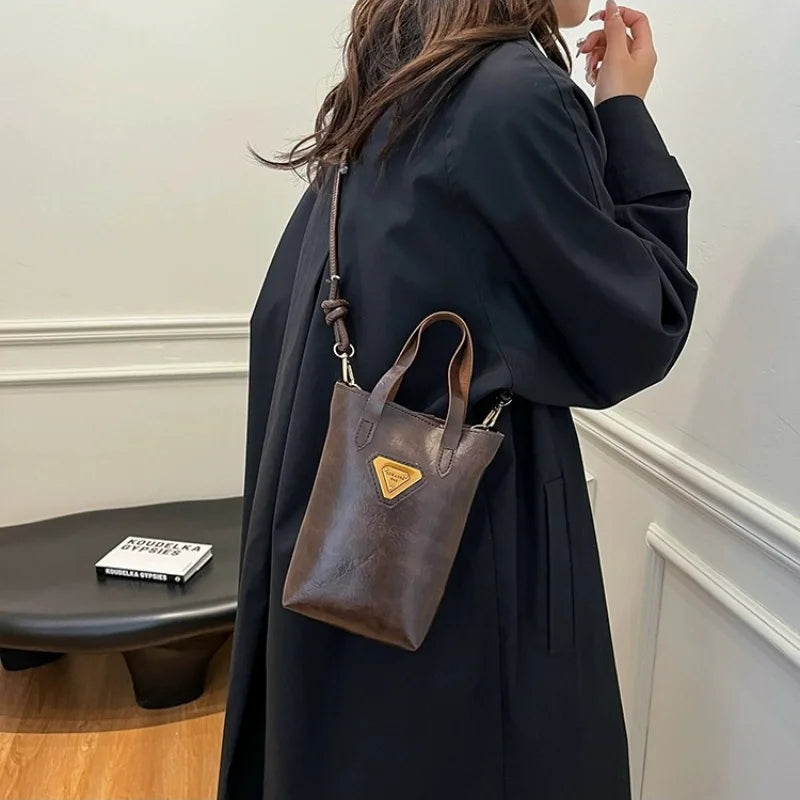 Niche Retro Versatile Fashionable and Casual Mobile Phone Bag for Women. New Korean-style Single-shoulder Crossbody Handbag