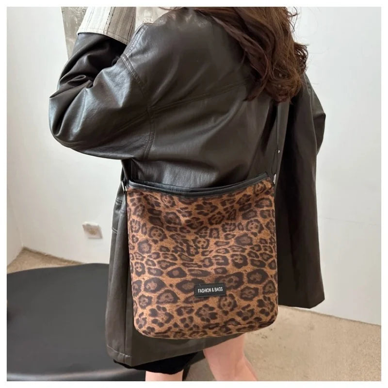 Leopard Shoulder Bag for Women Ladies Top Handle Purse Large Capacity Fashion Tote Shoulder Handbag Tote Handbag Travel Tote Bag