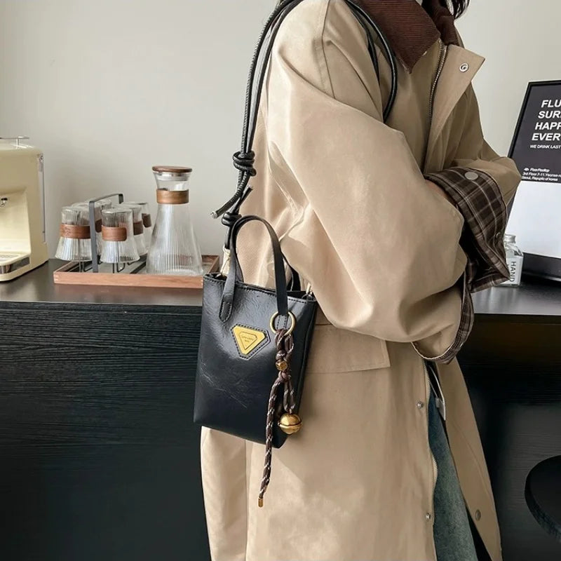 Niche Retro Versatile Fashionable and Casual Mobile Phone Bag for Women. New Korean-style Single-shoulder Crossbody Handbag